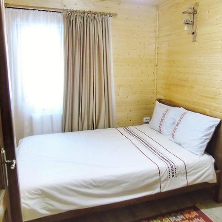 Cabana Dintre Munti Vidra  ภายนอก รูปภาพ