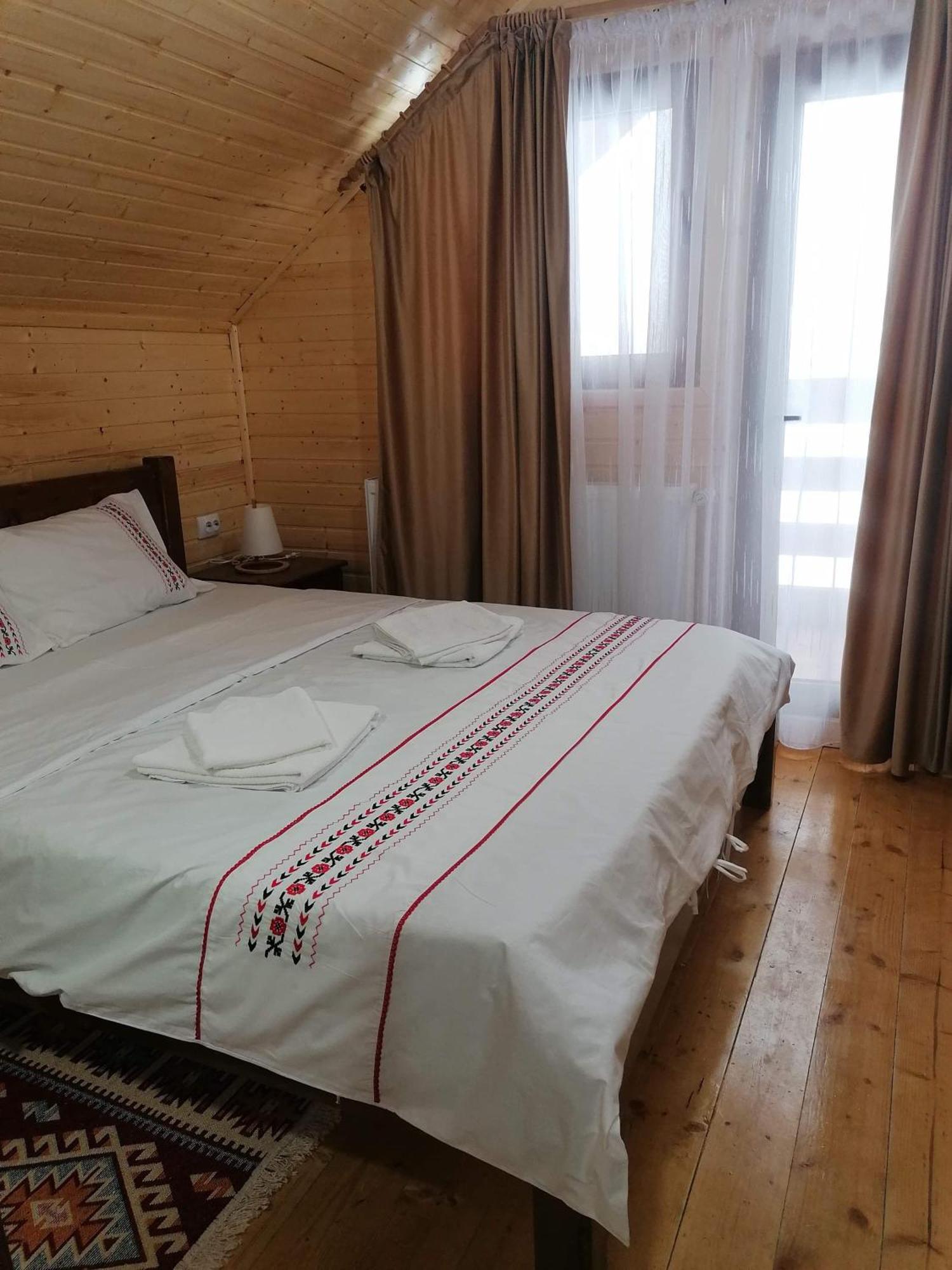 Cabana Dintre Munti Vidra  ภายนอก รูปภาพ