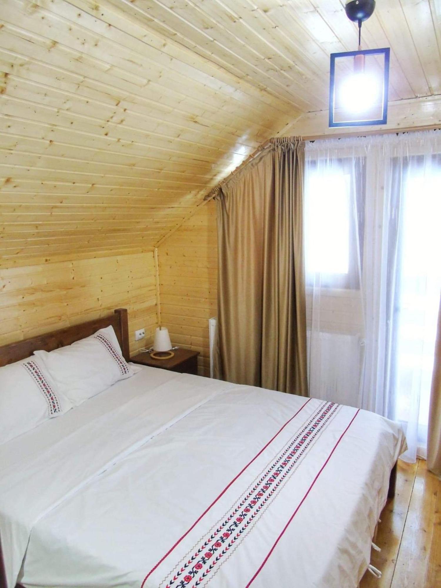 Cabana Dintre Munti Vidra  ภายนอก รูปภาพ