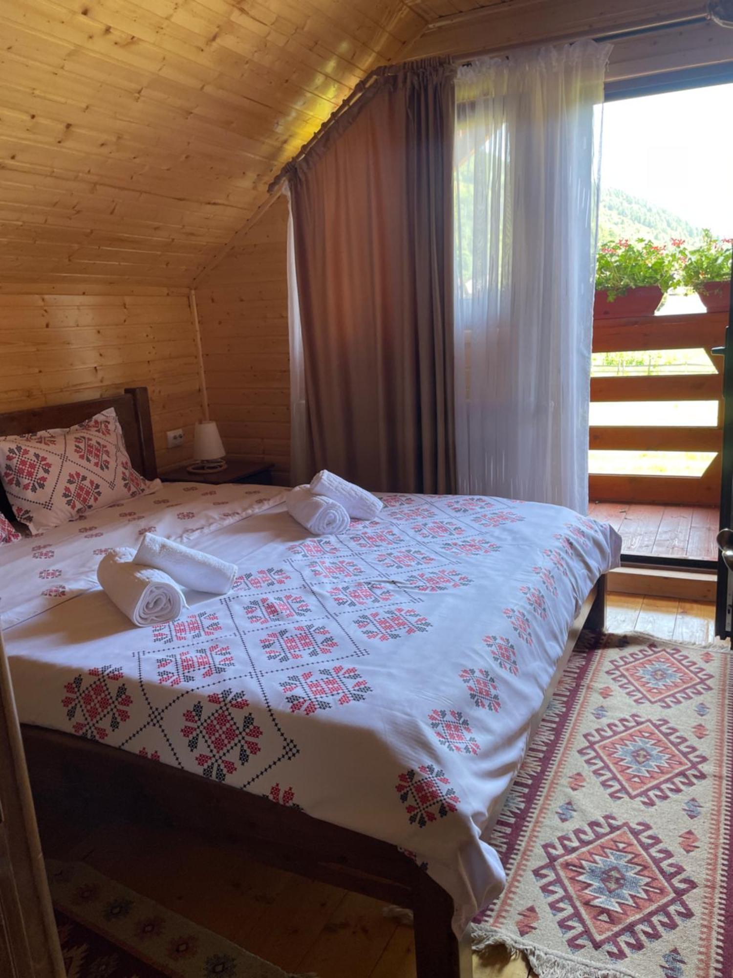 Cabana Dintre Munti Vidra  ภายนอก รูปภาพ